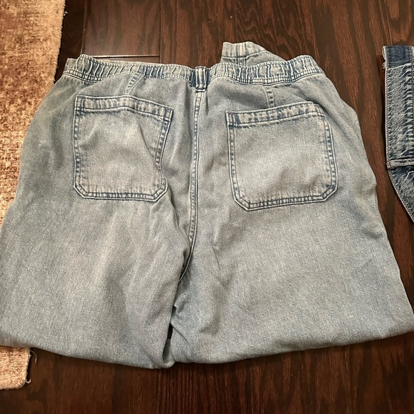 Gap Jogger Jeans - Picture 3 of 4